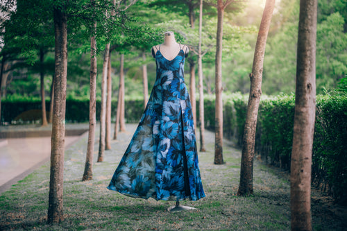 A limited first pre-order signature dress by Eli The Atelier. Fluid, quiet, and made to move through daily life.